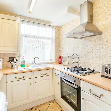 Big House In Filton - Sleeps Up To 7! Tatil Evi *