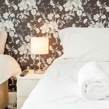 Big House In Filton - Sleeps Up To 7! Tatil Evi *
